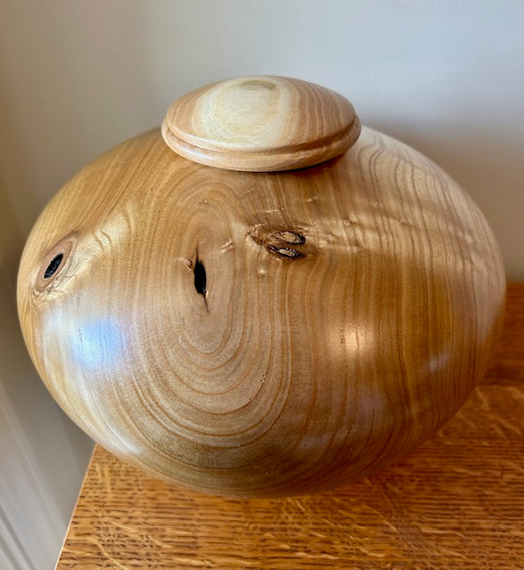 Catalpa Turned Urn 80 - angle 3
