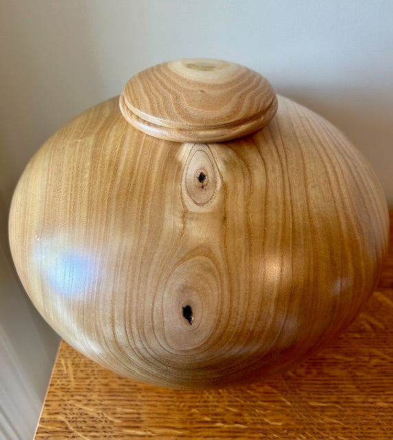 Catalpa Turned Urn 80 - angle 4