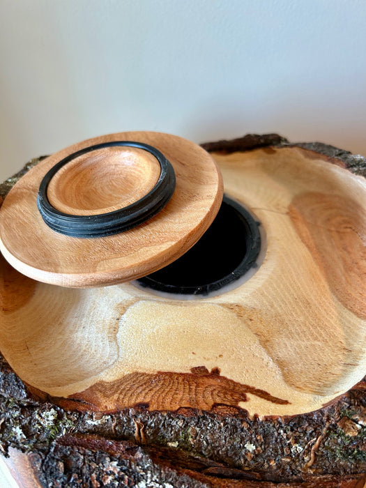 Top opening threaded lid