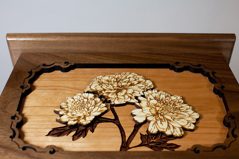 Mums cremation urn - alternate view