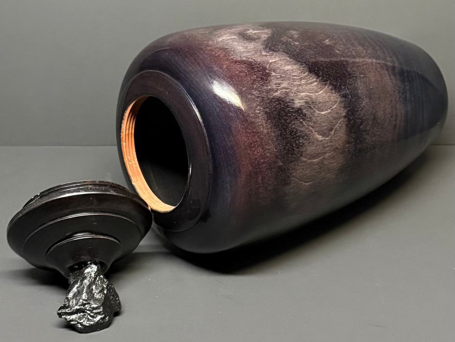 Comes with top opening threaded lid