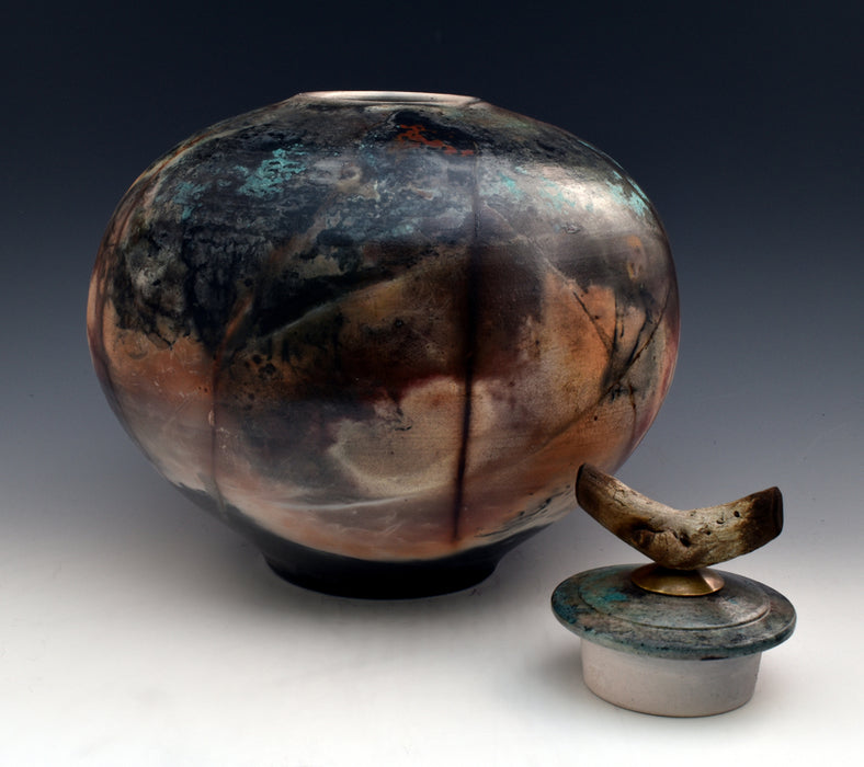 Comes with non-threaded top opening lid