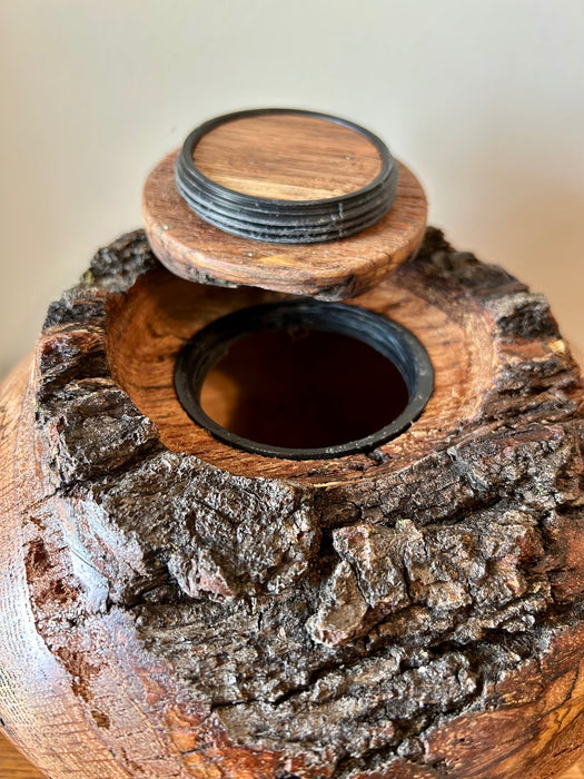 Top opening threaded lid